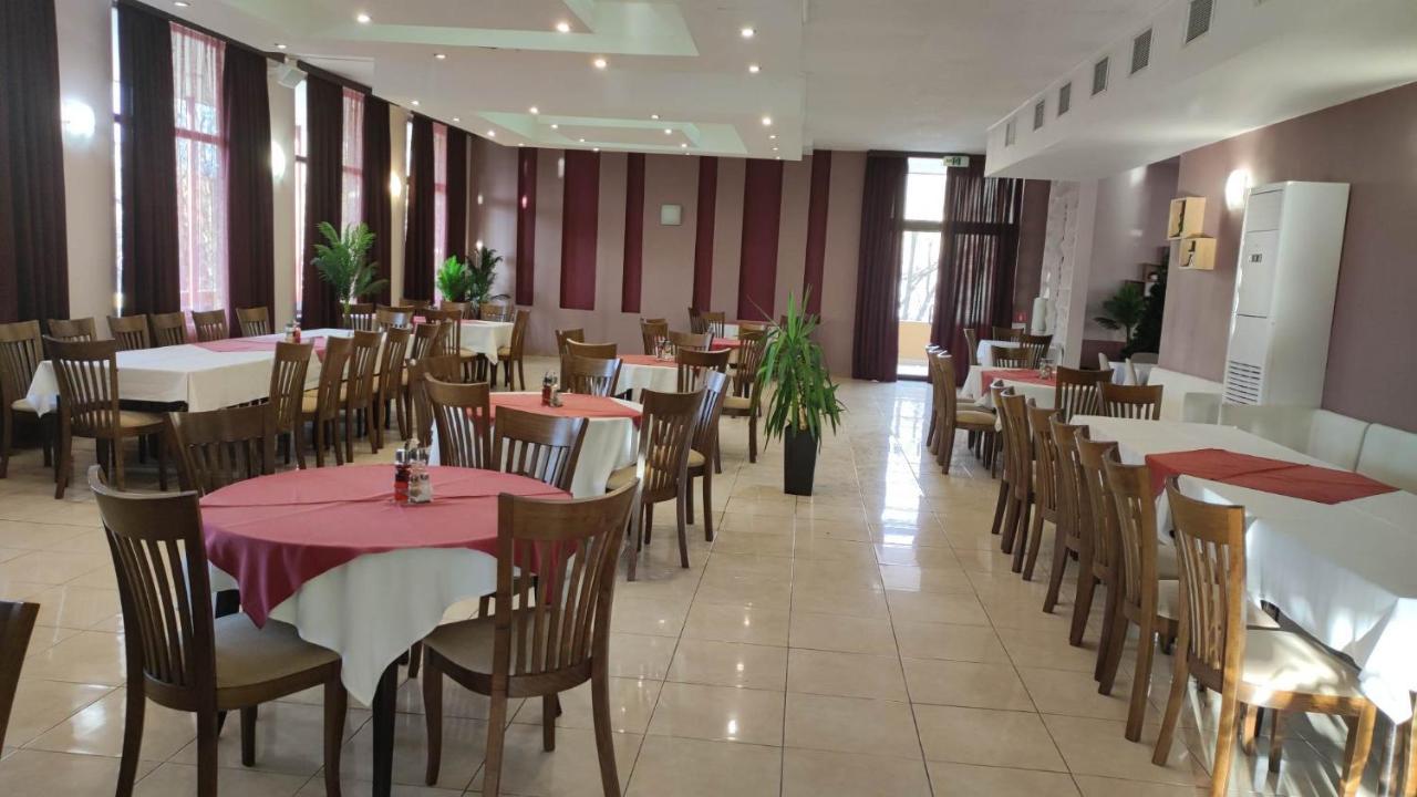 Хотел Таганрог Cherven Bryag Exterior foto